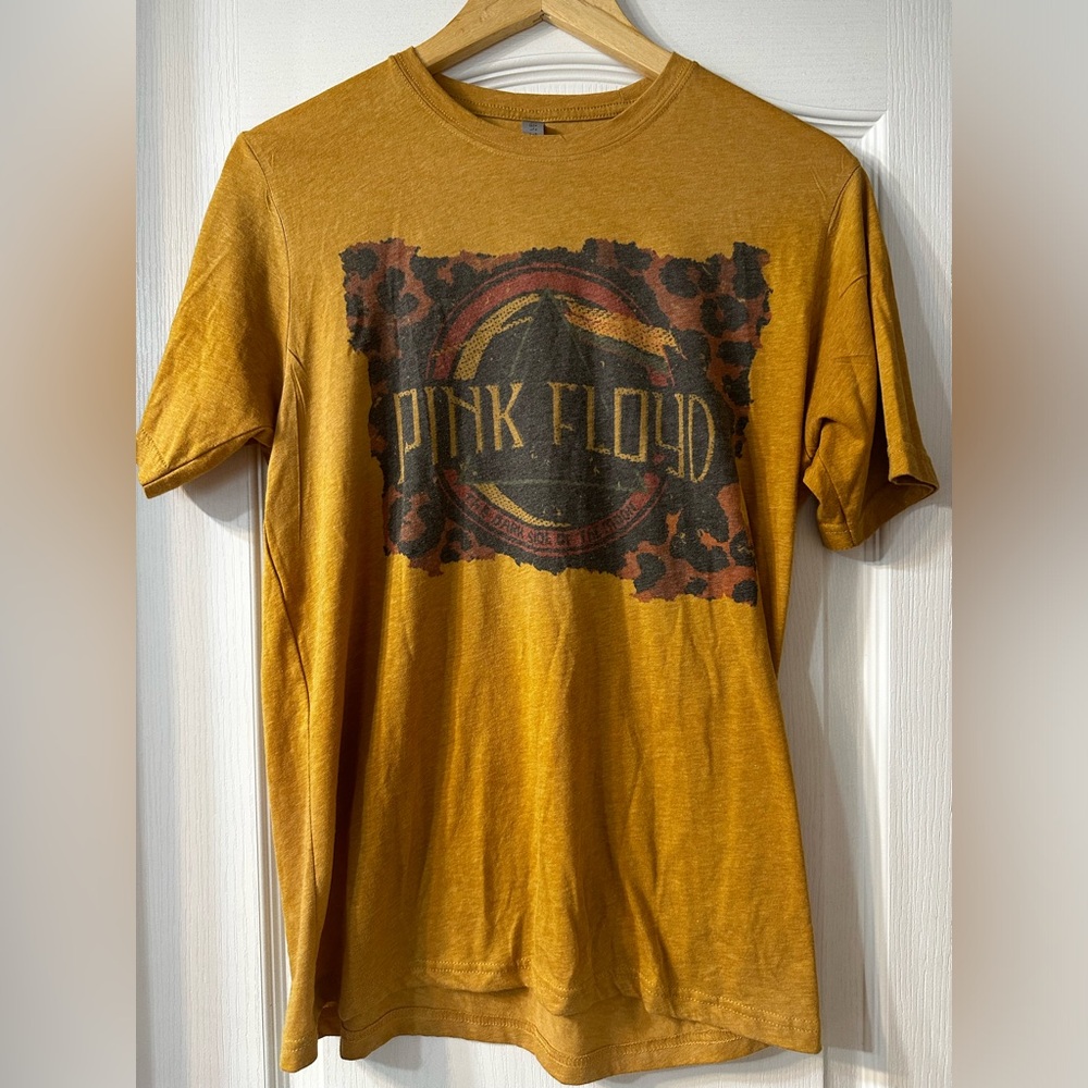 NWOT Pink Floyd Dark Side Of The Moon Tee